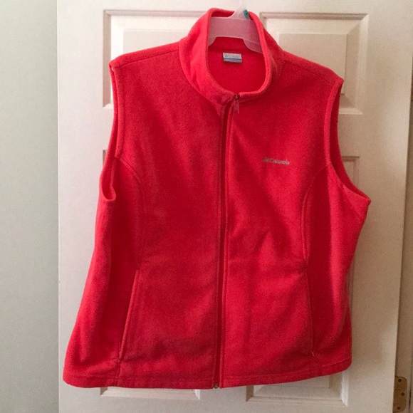 Columbia Jackets & Blazers - Columbia coral colored zip up fleece vest